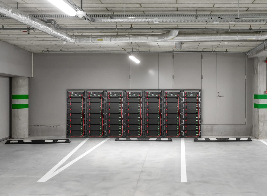 3 phase battery storage