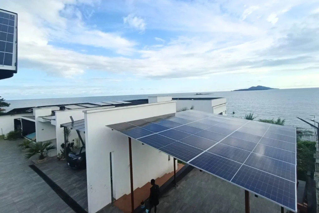 solar-panel-and-batteries