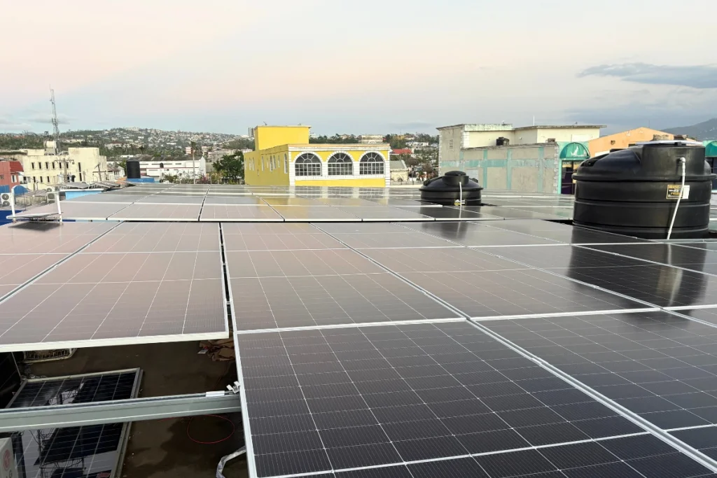 89kw-180kwh-hybrid-solar-system-in-panama-2