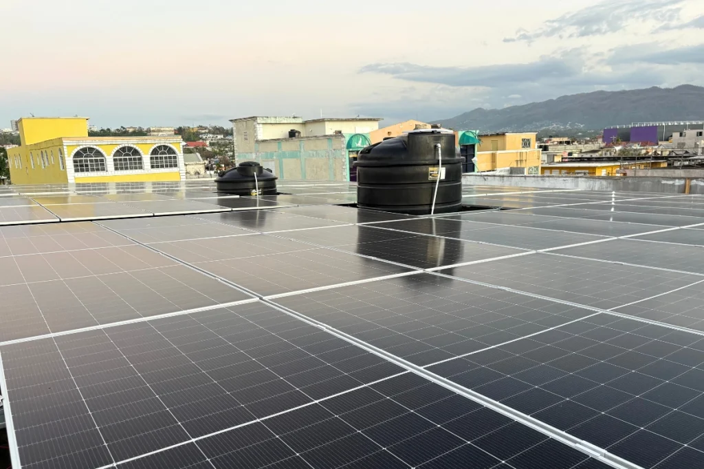 89kw-180kwh-hybrid-solar-system-in-panama-3
